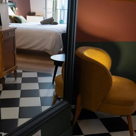 Avec Garage - Le Boudoir Du Velay * Le Puy-en-Velay